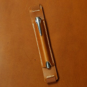 Portapenne e matite in pelle conciata al vegetale per taccuino Moleskine Classic Leuchtturm1917 formato A5 PH14N