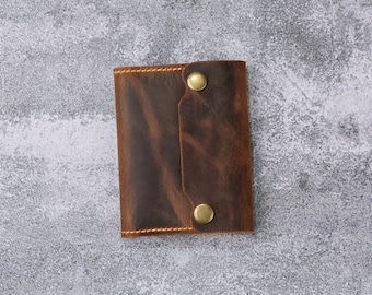 Personalisiertes kleines Taschenbuch aus Leder V02-LMCNC