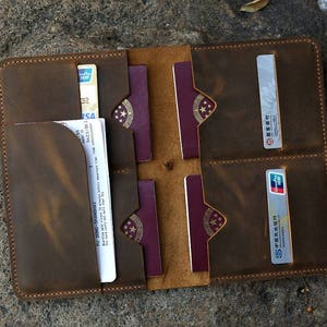 Estuche organizador de pasaporte familiar de cuero desgastado personalizado / Estuche de cuero para 4 pasaportes familiares FP405SL
