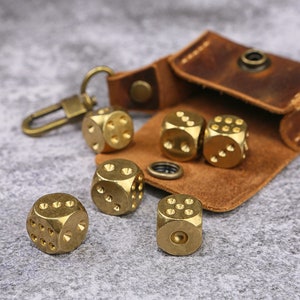 Custodia in pelle personalizzata con 6 dadi, custodia rustica in pelle per riporre i dadi, custodia in pelle per dadi con chiusura V02-LDCWD