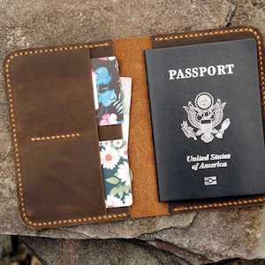 Capa para passaporte de couro personalizada costurada à mão / carteira para passaporte / capa para passaporte de couro vintage retrô envelhecido -PP005S