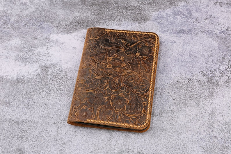 Women embossing leather kindle paperwhite 12th 11th case , Tooled leather 2024 Kindle 11th gen case cover, Kindle Oasis case W11-KD05CWP image 2