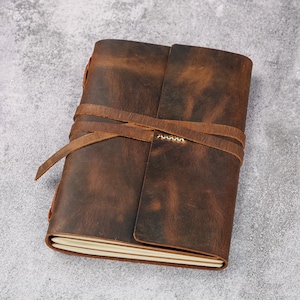 Personalisierte Leder Journal Notizbuch, Vintage Echtleder Reisetagebücher zum Schreiben A5 Größe 300 blanko / linierte Seiten V10-LBJ05N