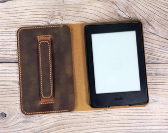 Skórzane etui na Kindle Paperwhite 12. i 11. generacji, skórzane etui z tłoczoną okładką do wszystkich nowych Kindle 2024 Y02-KD05CWP