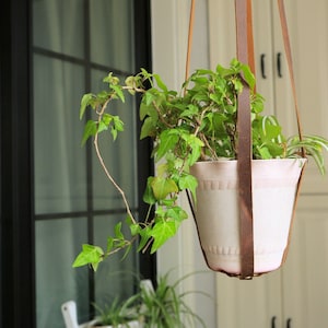 Vintage Brown Leather Plant Hanger holder , minimalist scandinave decor , diy air plant hanging planter Z07-L05PHAL