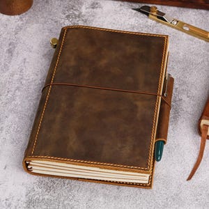 Diario de viaje de cuero personalizado, libreta recargable A5, porta pasaporte de cuero, organizador de viaje de cuero NA505TZ