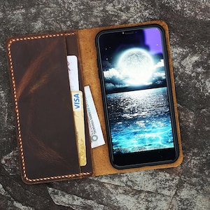 Capa tipo carteira vintage de couro marrom envelhecido para iPhone 16, 15, 14, 13, 12 Pro Max / capa tipo carteira de couro legítimo para iPhone 16, 15, 14 Plus - IP005W