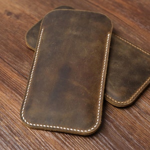 Distressed Brown leather iPhone 15 14 13 12 Pro Max sleeve / iPhone 13 12 mini case sleeve / iPhone 15 Pro 14 Plus sleeve pouch  - IP005S