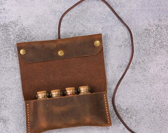Bolsa de especias para acampar de cuero de grano completo con 4 frascos, kit de especias de viaje, kit de especias para bushcraft, regalo del Día del Padre para amantes de la naturaleza U06-LSP