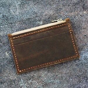 Cartera de cuero desgastado vintage personalizada para tarjetas, billetera minimalista para hombres y mujeres, billetera de cuero con bolsillo frontal, billetera para cambio de monedas CW005SZ imagen 2