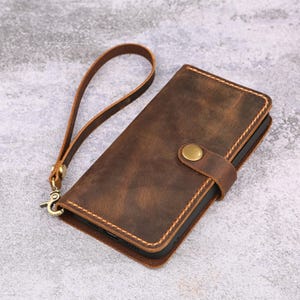 Personalized leather Wristlet iPhone 16 15 14 13 Pro Max wallet case / distressed leather iPhone 16 15 14 plus wallet cover IP05MW-B