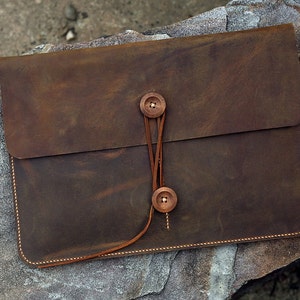 Vintage Distressed genuine leather macbook sleeve case for macbook pro m4 14 16 / macbook air M4 13 15 cover bag MACX05C-N