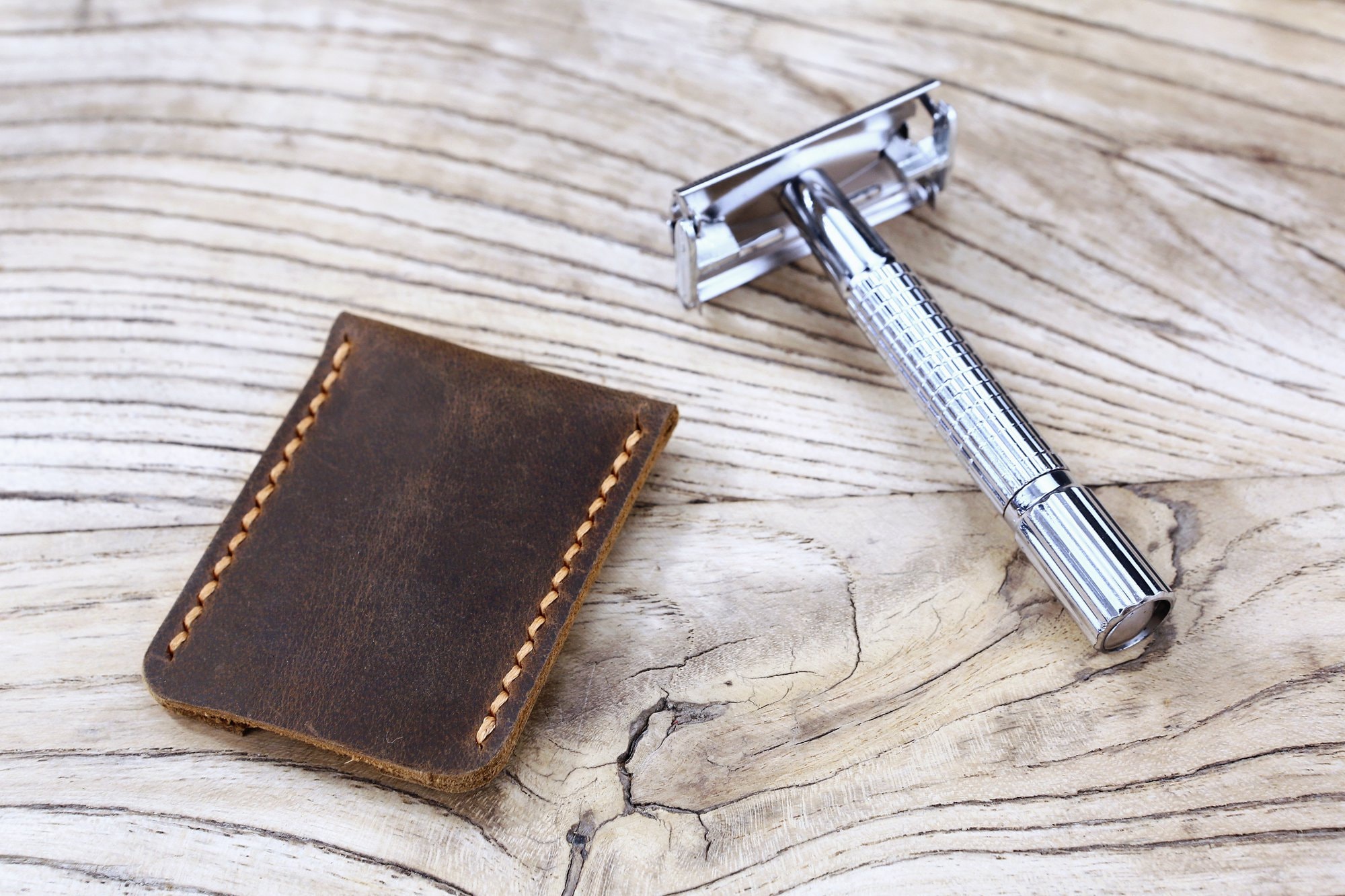 Personalized leather double edge razor travel case, distressed brown leather safety razor head cover case Z05-LRHCXS