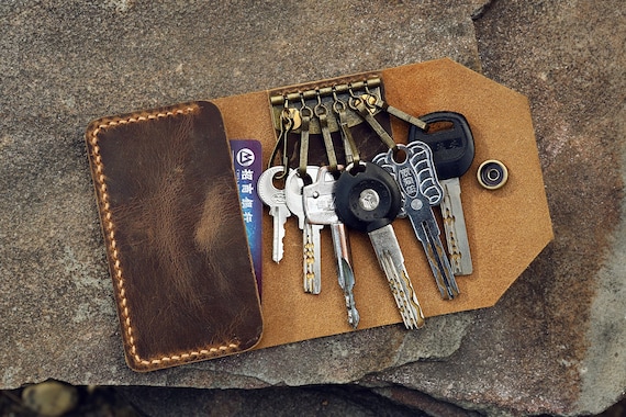 Slim key holder clearance