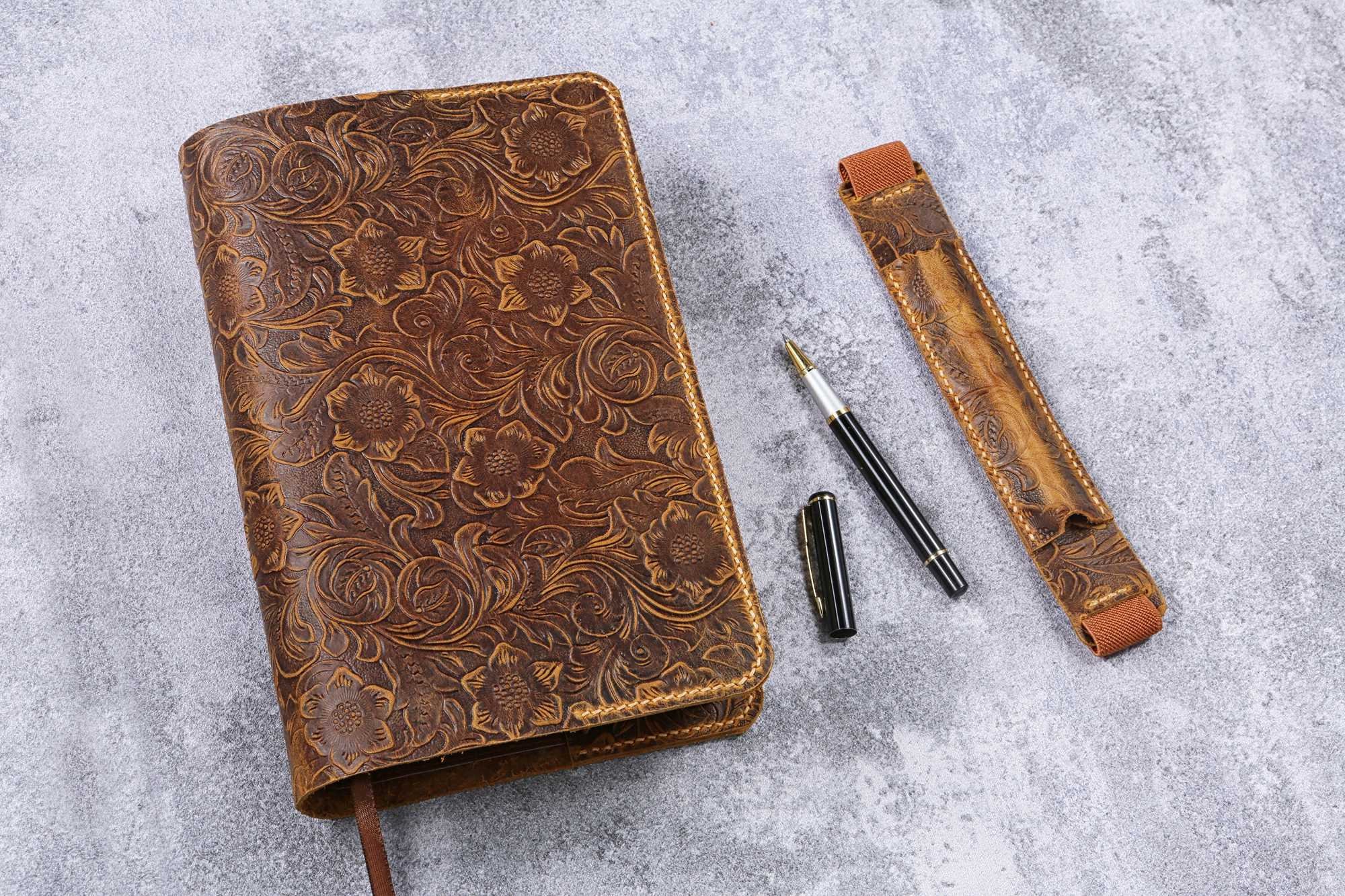 Etui en cuir gaufré pour la sainte bible LSG, cadeaux chrétiens personnalisés pour femme mère N02-LBBC09S