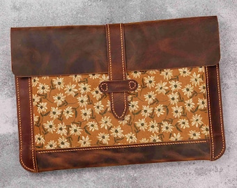 Florale Leder MacBook Hülle für Mädchen Frauen, Leder Geschenk für Frauen, Vintage Floral Laptop Hülle U03-LFMC
