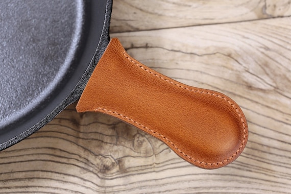 Brown vegetable tanned leather pot handle cover for lodge cast iron skillet