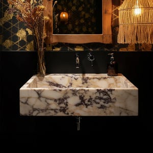 Rustieke gebeitelde Calacatta-amberkleurige altvioolmarmeren gootsteen – gedurfde, rauwe elegantie met handgemaakte details M3S042