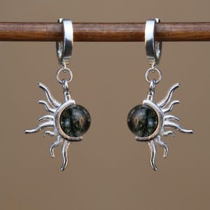 Sonne Ohrringe, 925 Silber Ohrringe, Zierliche Moosachat Ohrstecker, Runde Moosachat Ohrringe, Handgemachter Schmuck, Mai Geburtsstein
