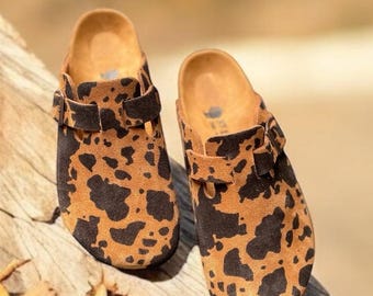 Kuh Print Kork Clogs - Handgefertigte Damen Slip-On Pantoletten mit Orthopädischer Korksohle - Tierprint Komfortschuhe