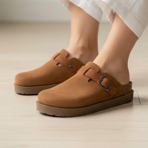 Zuecos anatómicos hechos a mano con suela de corcho: sandalias de plataforma de cuero para mujer con punta cerrada.