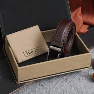 Cinturón de cuero grabado para hombre, cartera de cuero para hombre, caja de regalo para papá, regalo para el Día del Padre, propuesta de matrimonio para padrinos, regalo para padrinos de boda.