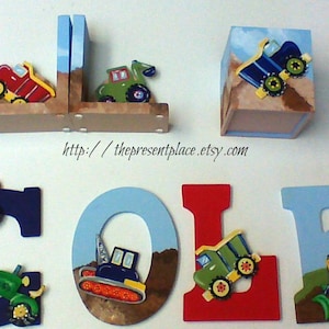 Set de regalo con temática de construcción, 4 letras, caja de pañuelos y sujetalibros