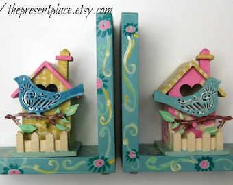 Bird bookends with bird houses