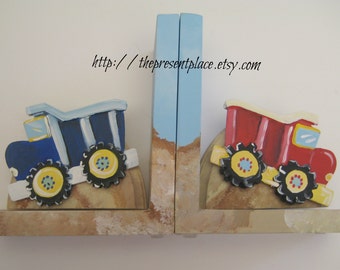 Personalized Dump Truck Bookends: Hand-Painted Wooden Construction Decor