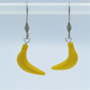 Banana Dangle Earrings by Abbie Dabbles made from toy bricks