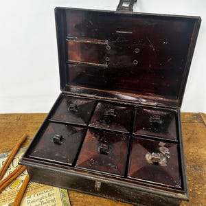 antique tin Kreamer spice box | Vintage Kreamer Ware Metal Spice Box with 6 Individual Spice Tins | vintage kitchenware | farmhouse kitchen