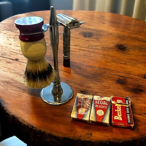 Vintage Gillette Razor Set: Ever Ready Brush, Cartridges & Stand