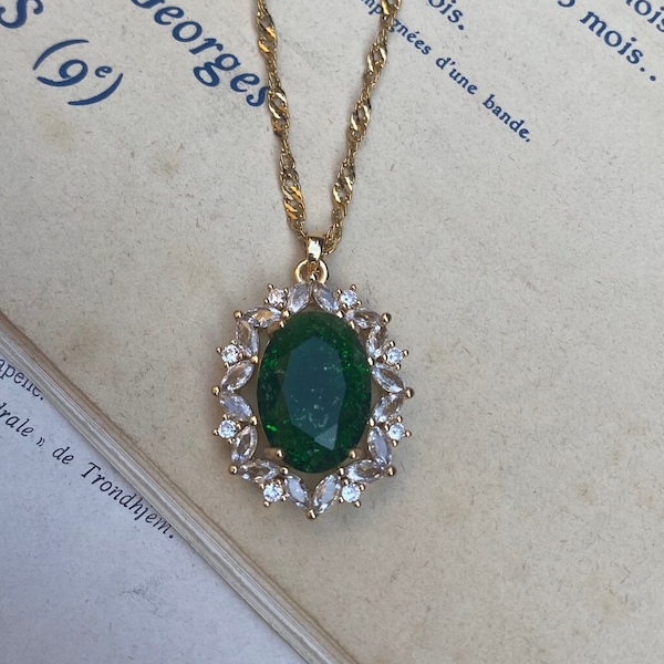 Collier vert émeraude ovale et cristal d'inspiration vintage