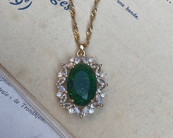 Emerald Green Oval & Crystal Vintage Inspired Jewel Necklace