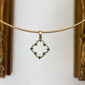 Emerald Green Clover Choker Necklace