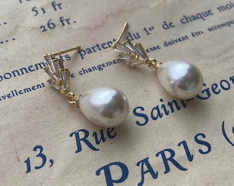 Pearl Teardrop & Crystal Art Deco Bolzen-Ohrringe