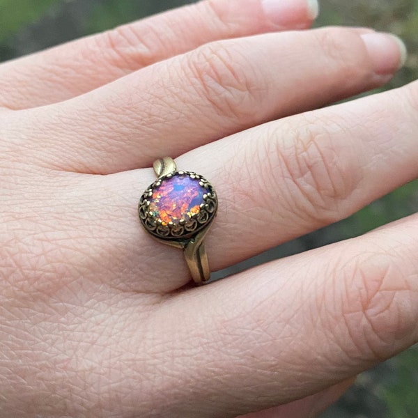 Small Vintage Harlequin Opal Ring