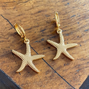 Gold Starfish Huggie Hoop Earrings