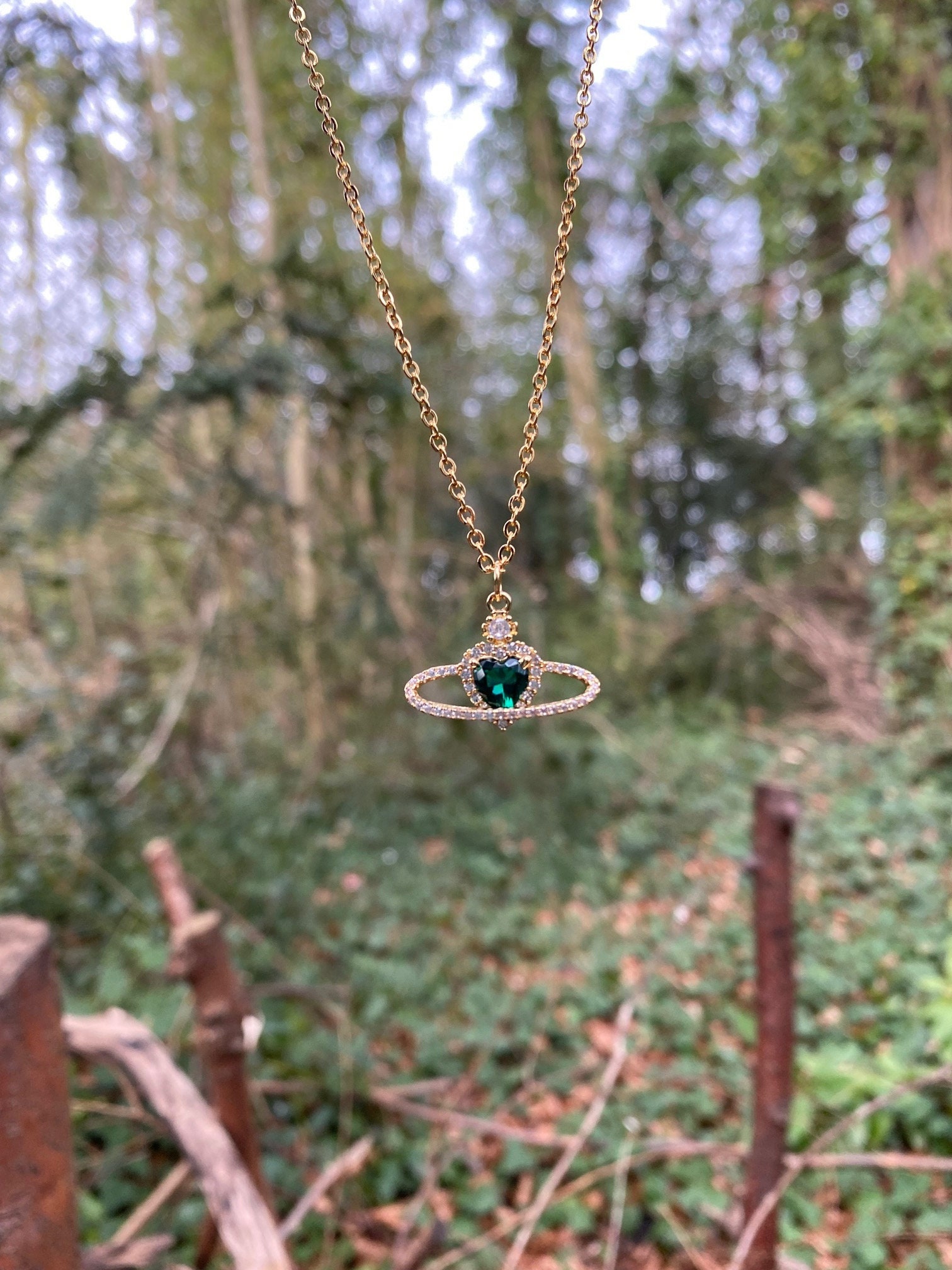 ゴールド エメラルド グリーン ハート プラネット ネックレス - Etsy 日本