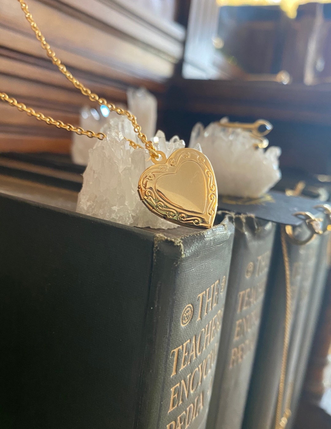 【HYERES LOR】Petit Lor Silhouette Antique Chain Necklace HYERES LOR】Petit Lor Silhouette Antique Chain Necklace