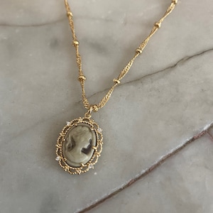 Brown Lady Cameo Necklace