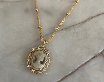 Brown Lady Cameo Necklace