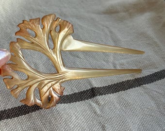 Antique Art Nouveau Carved Horn Hair Comb Ornate Leaf Design Early 20th Century, 1910s, horn, hair jewelry, natural carved horn