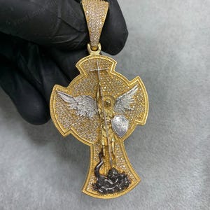 Erzengel Michael San Miguel Anhänger, 3D Anhänger, zweifarbiger VVS1 Moissanit, religiöse Halskette, benutzerdefinierter Schmuck für Männer