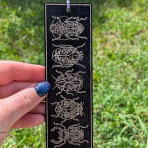 Marque-page en bois gravé au laser - Motif scarabée gothique - Cadeau insecte Dark Academia