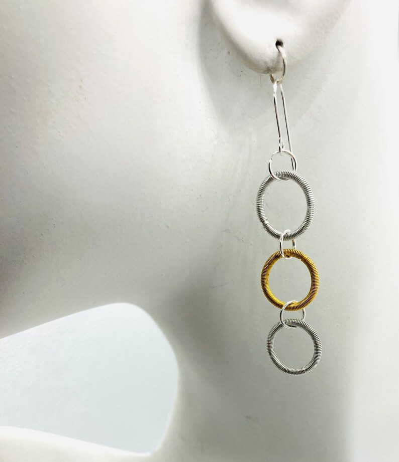 Piano wire earrings Bild 2