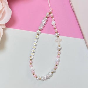 Ciondolo per telefono cristiano con perla rosa, cinturino per telefono con croce personalizzata e nome personalizzato