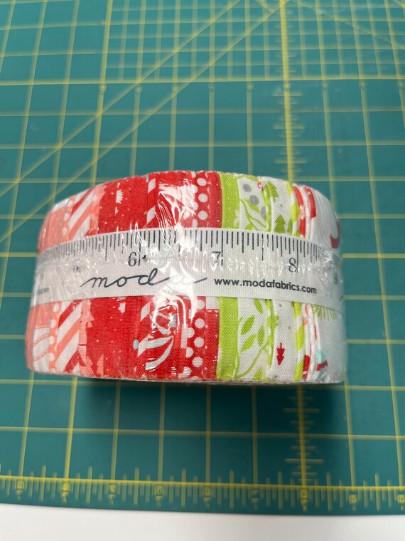 Vintage Holiday Jelly Roll by Bonnie & Camille OOP HTF agrohort.ipb.ac.id