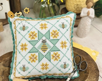 HONEY BEE QUILT counted cross stitch pattern by Primrose Stitches
