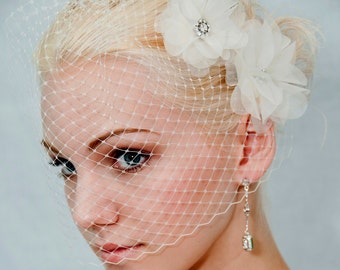 Pince à cheveux fleurs Ivoire soie organza et cage à oiseaux voile vail (2 items) mariage réception mariage fête